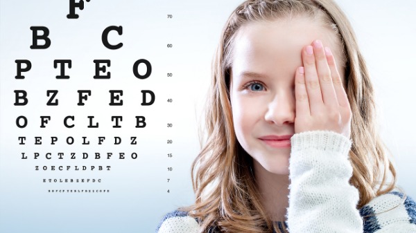 假期近视眼高发的原因 如何防控儿童近视眼